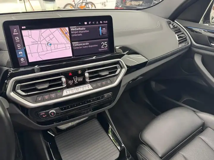 BMW IX3 2022, foto 21