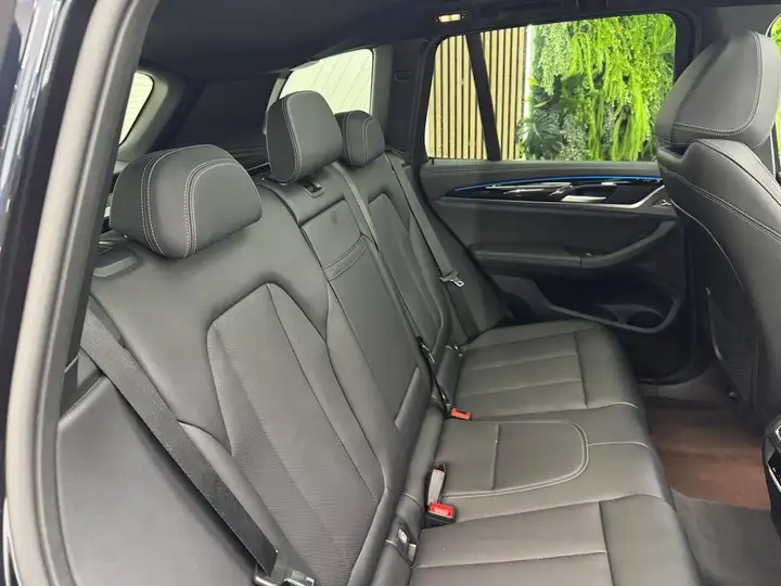BMW IX3 2022, foto 44