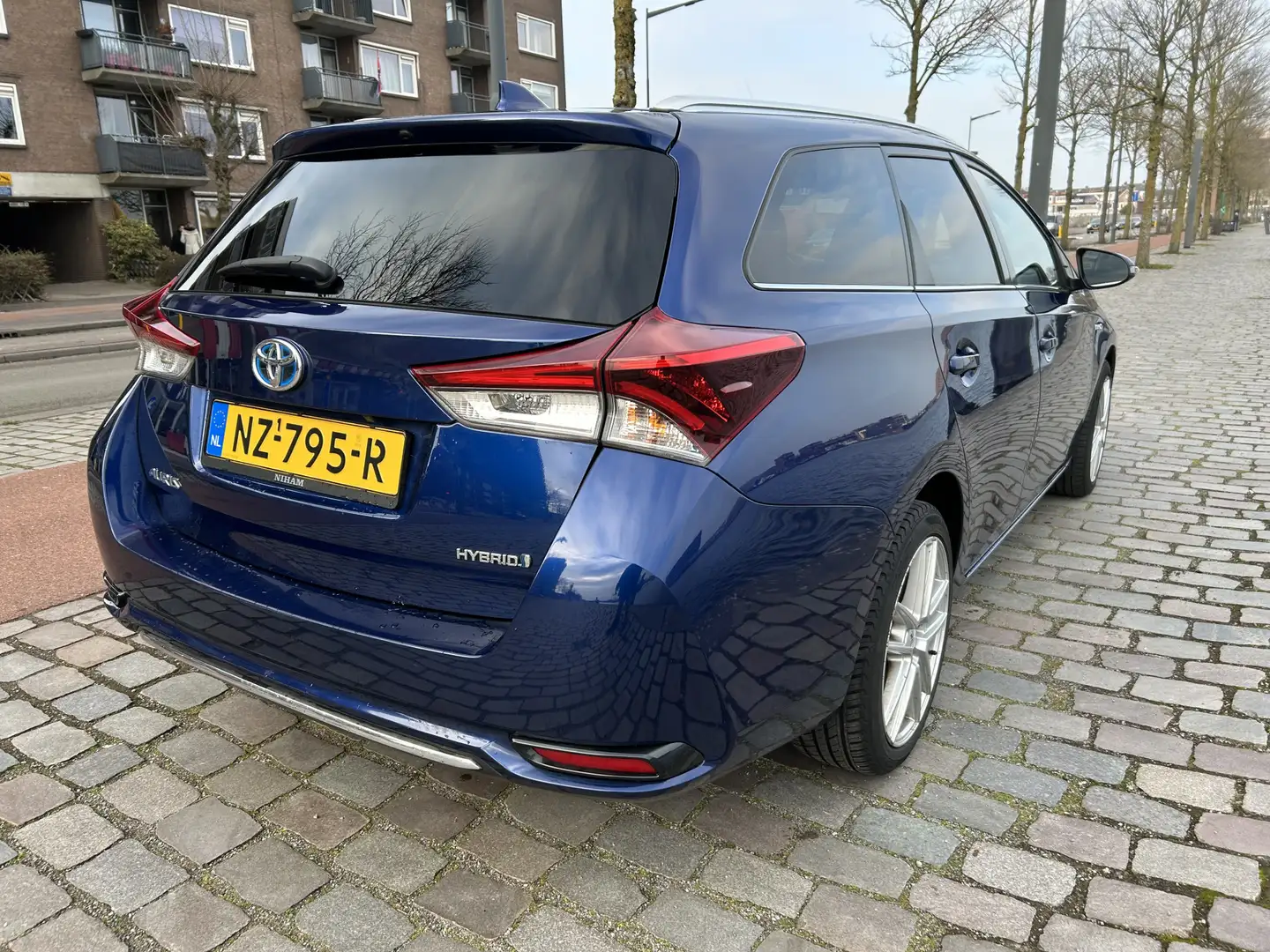 Toyota Auris Touring Sports 1.8 Hybrid Dynamic airco/ecc navi/c Bleu - 2