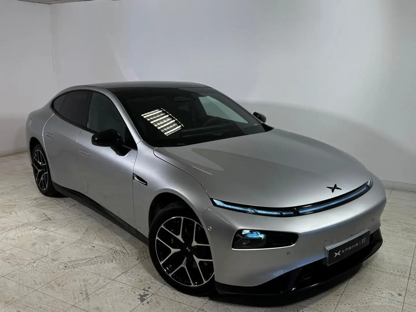 Xpeng P7 Performance AWD Gris - 2
