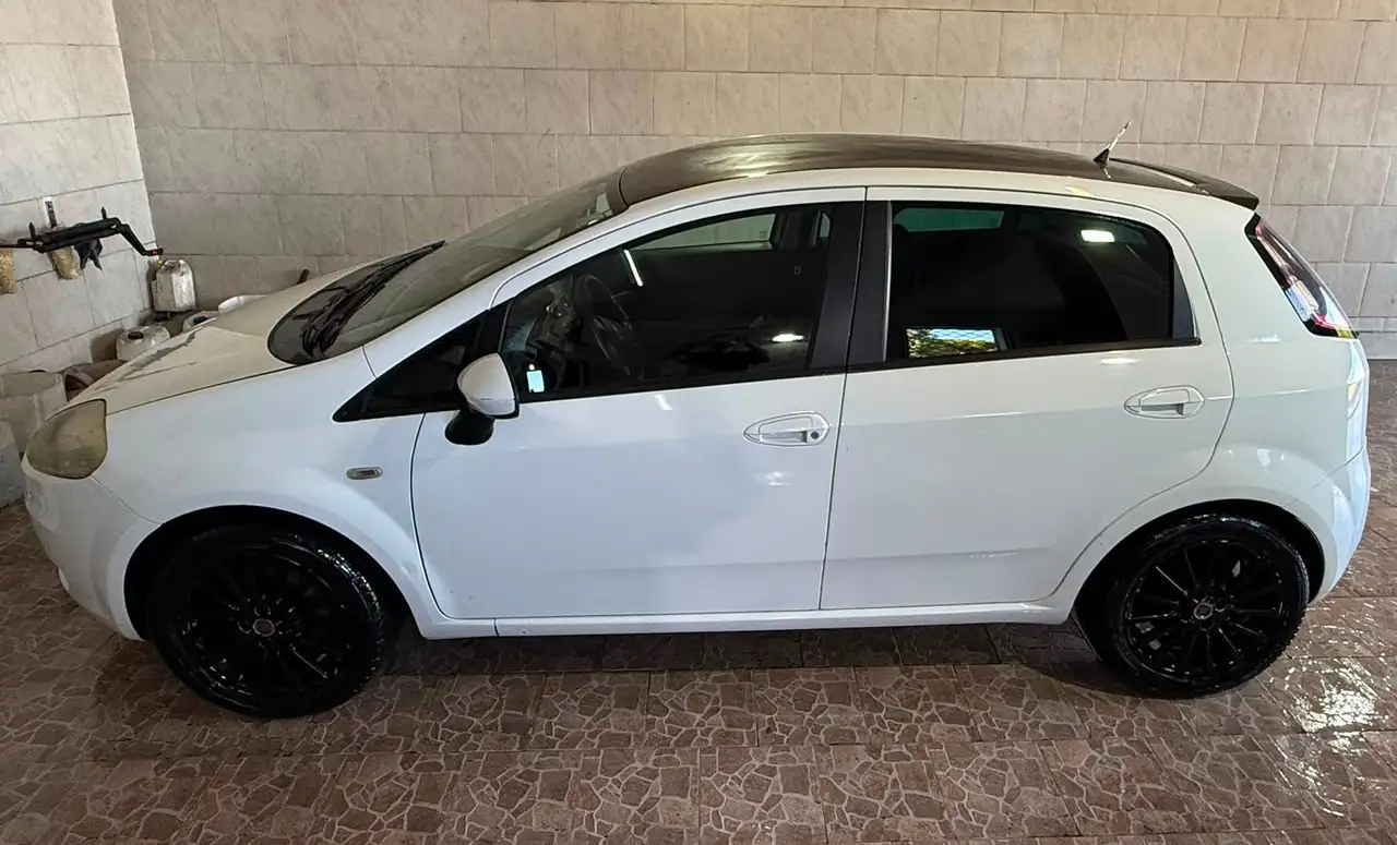 Fiat Grande Punto 5p 1.3 mjt 16v GP 90cv 6m — photo 1 of 6