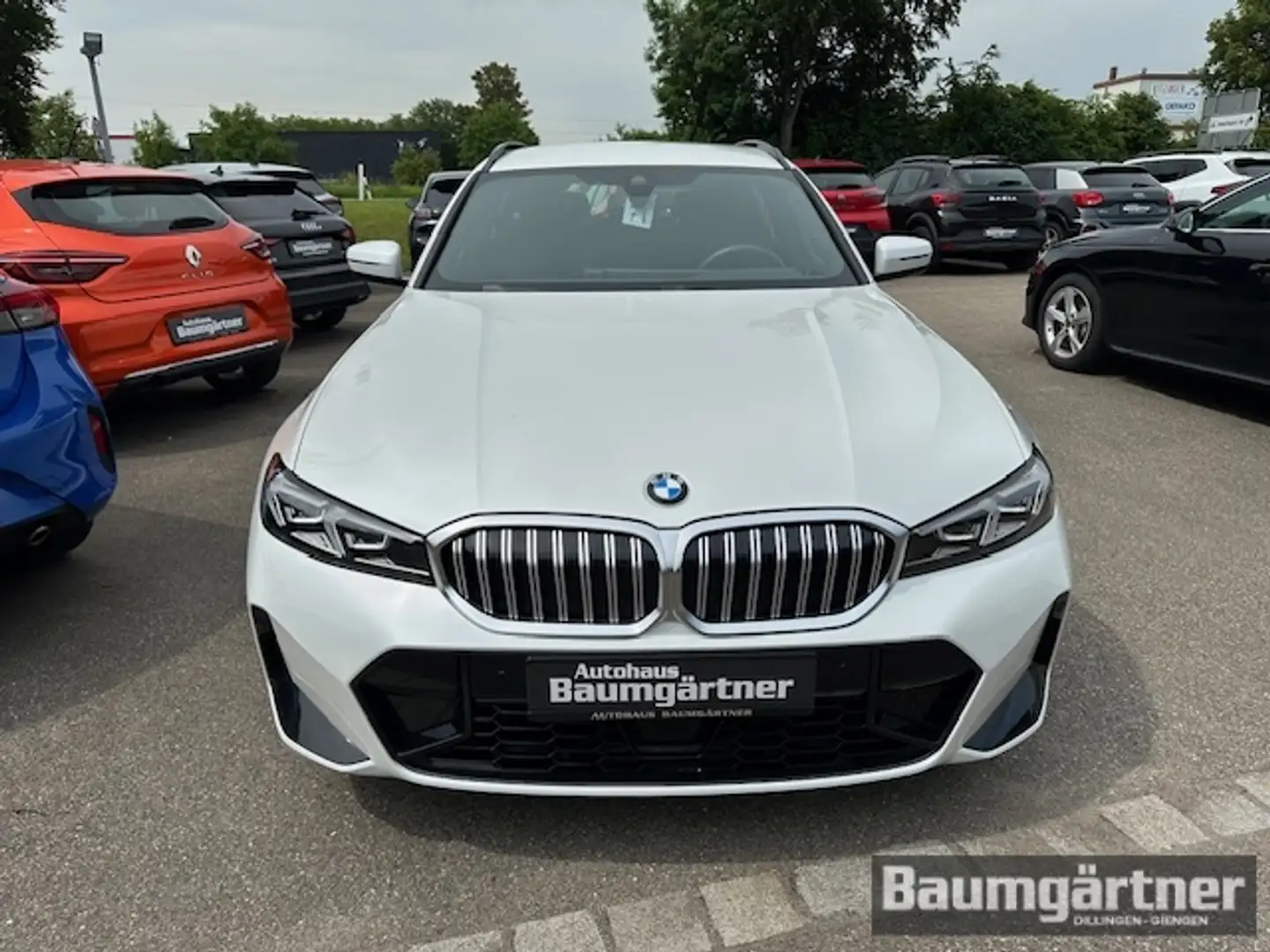 BMW 330 i xDrive M-Sport Touring Kamera/ACC/Sitzh. Weiß - 2