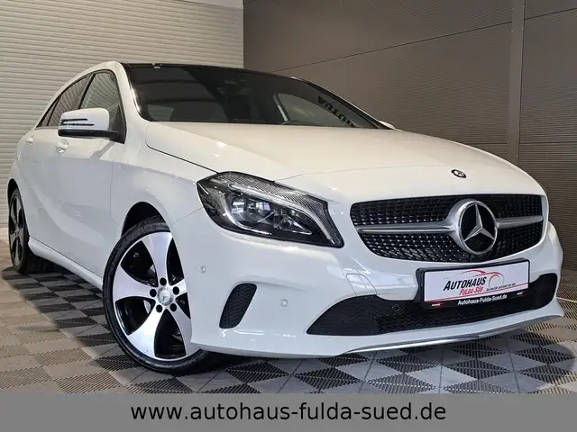 Mercedes-Benz A 250 4Matic Urban°Stdhzg°Pano°H&K°Shzg°LED°Navi
