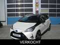 Toyota Yaris 1.5 Hybride Dynamic Bi-Tone 7.930 km Blanc - thumbnail 1