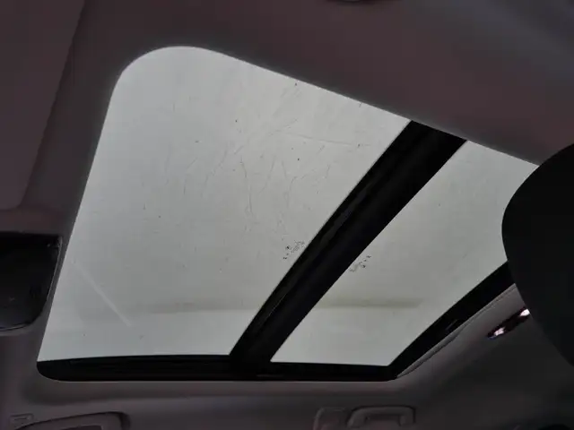 BMW 3 Series view 8