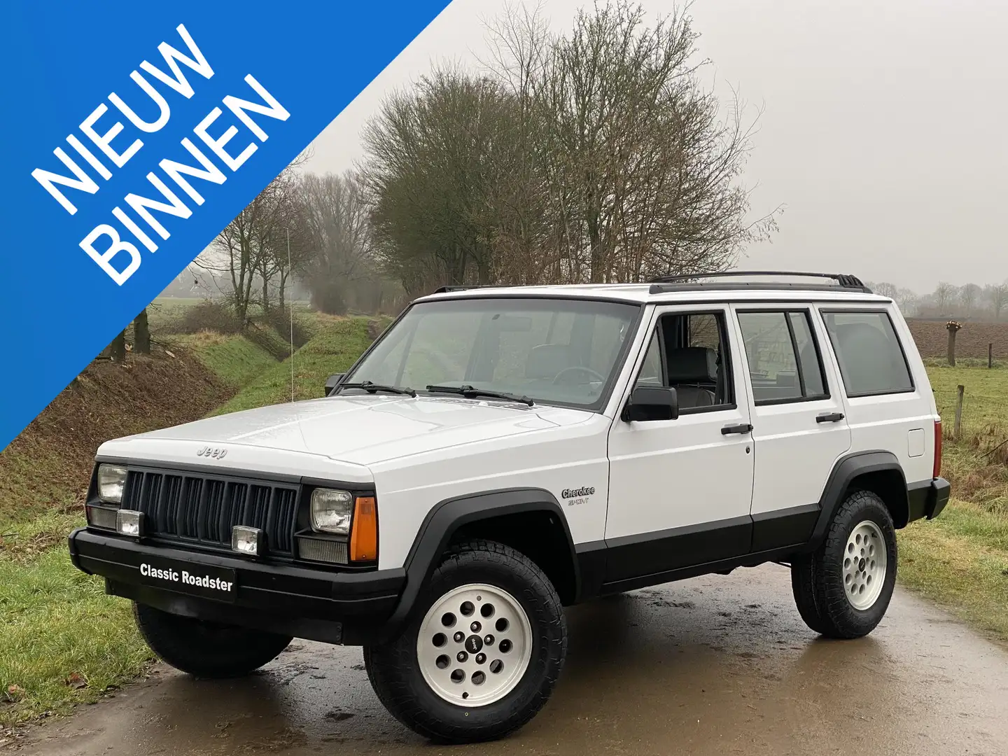 Jeep Cherokee XJ 4.0i SPORT Blanc - 1