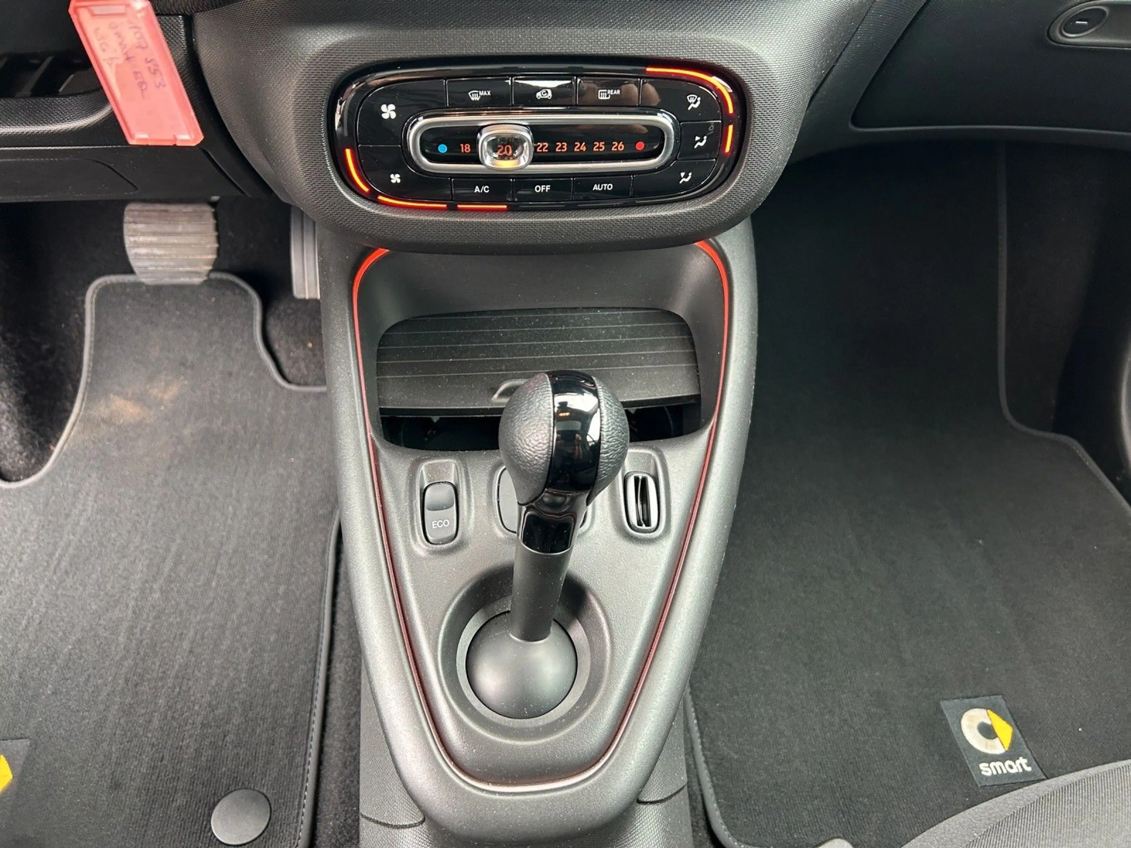 smart forTwo EQ fortwo*22 kW-LADER*PANORAMADACH*LED*KAM — photo 9