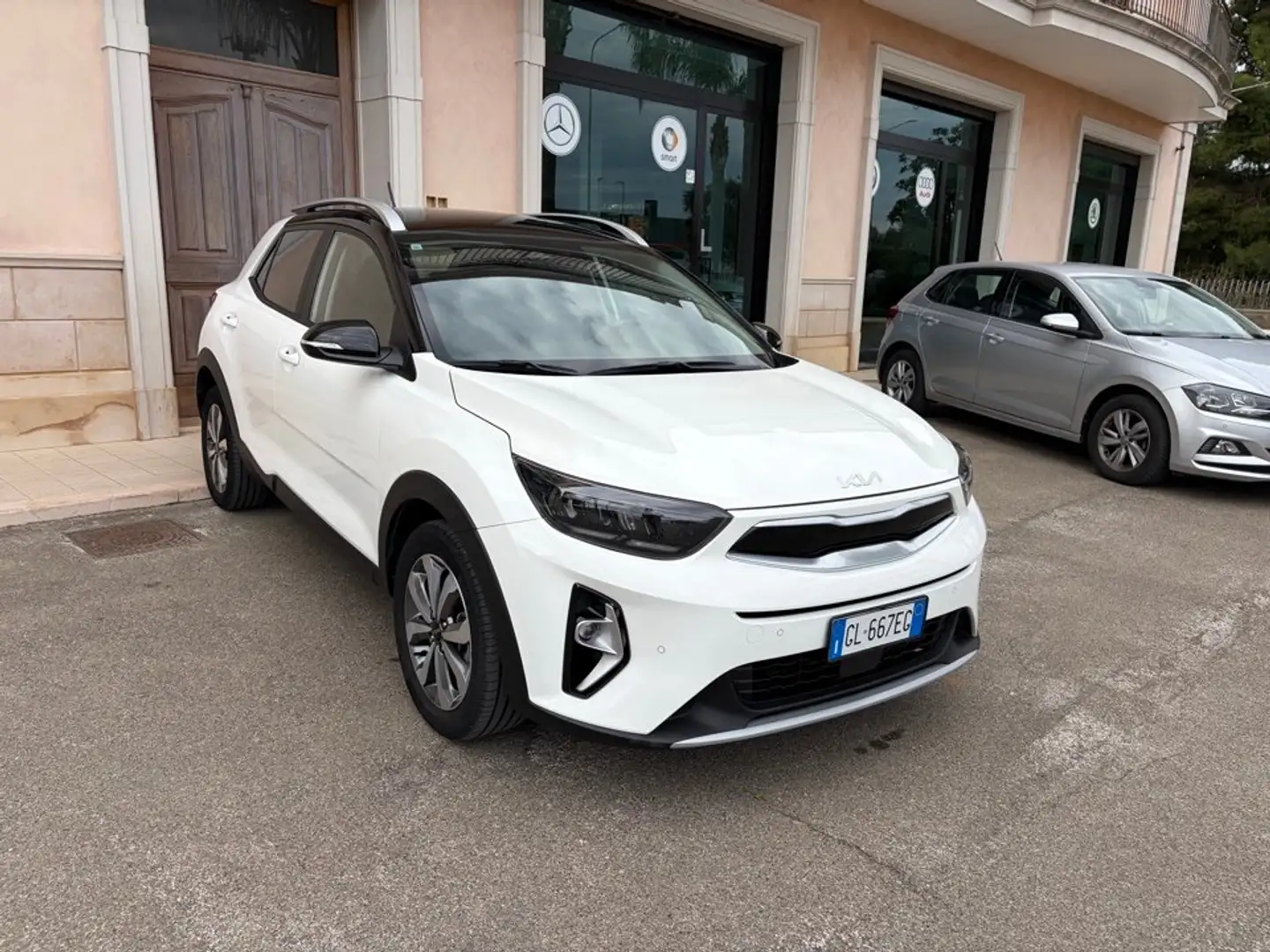 Kia Stonic Stonic 1.2 dpi Style s/Design Pack 84cv Blanc - 1