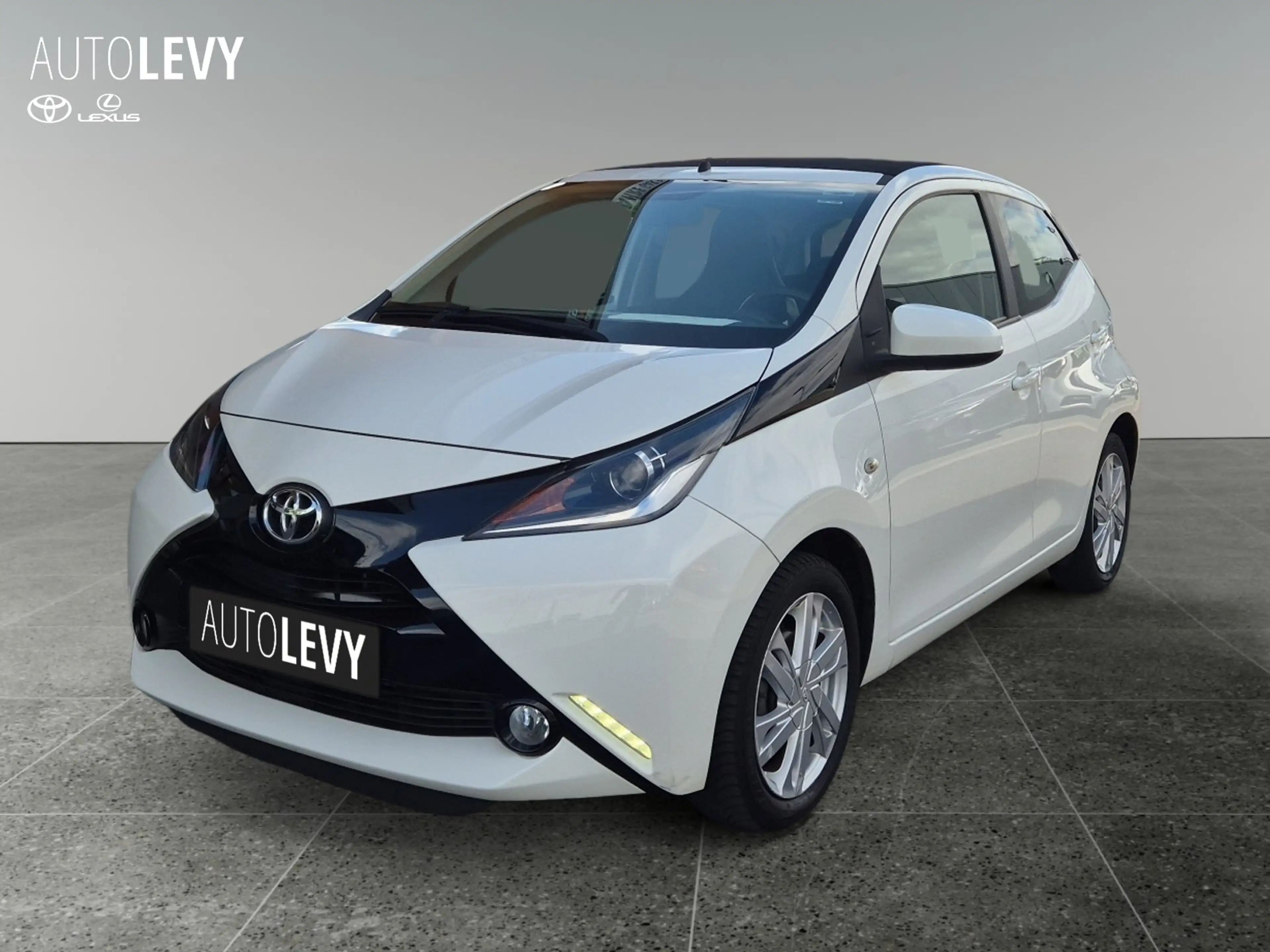 Toyota Aygo 1.0 x-wave KLIMAANLAGE*RFK*LM*FALTDACH* — photo 2
