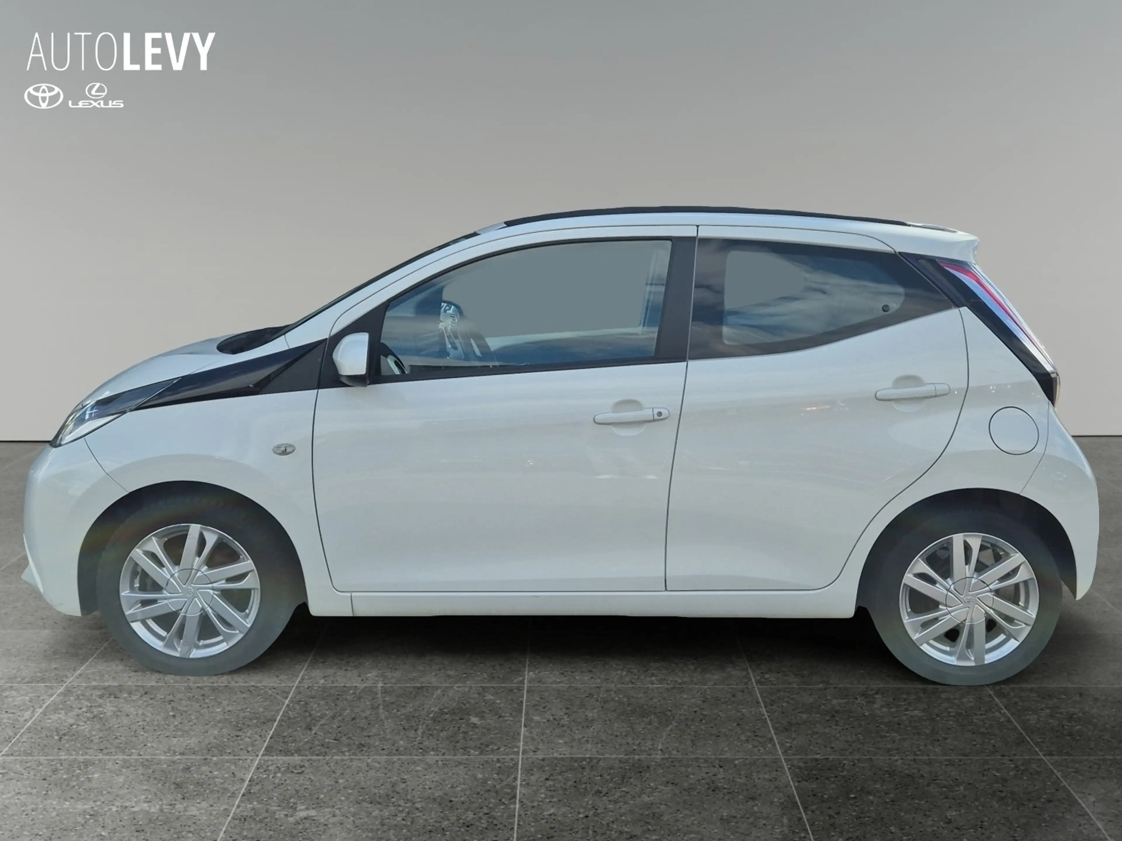 Toyota Aygo 1.0 x-wave KLIMAANLAGE*RFK*LM*FALTDACH* — photo 3
