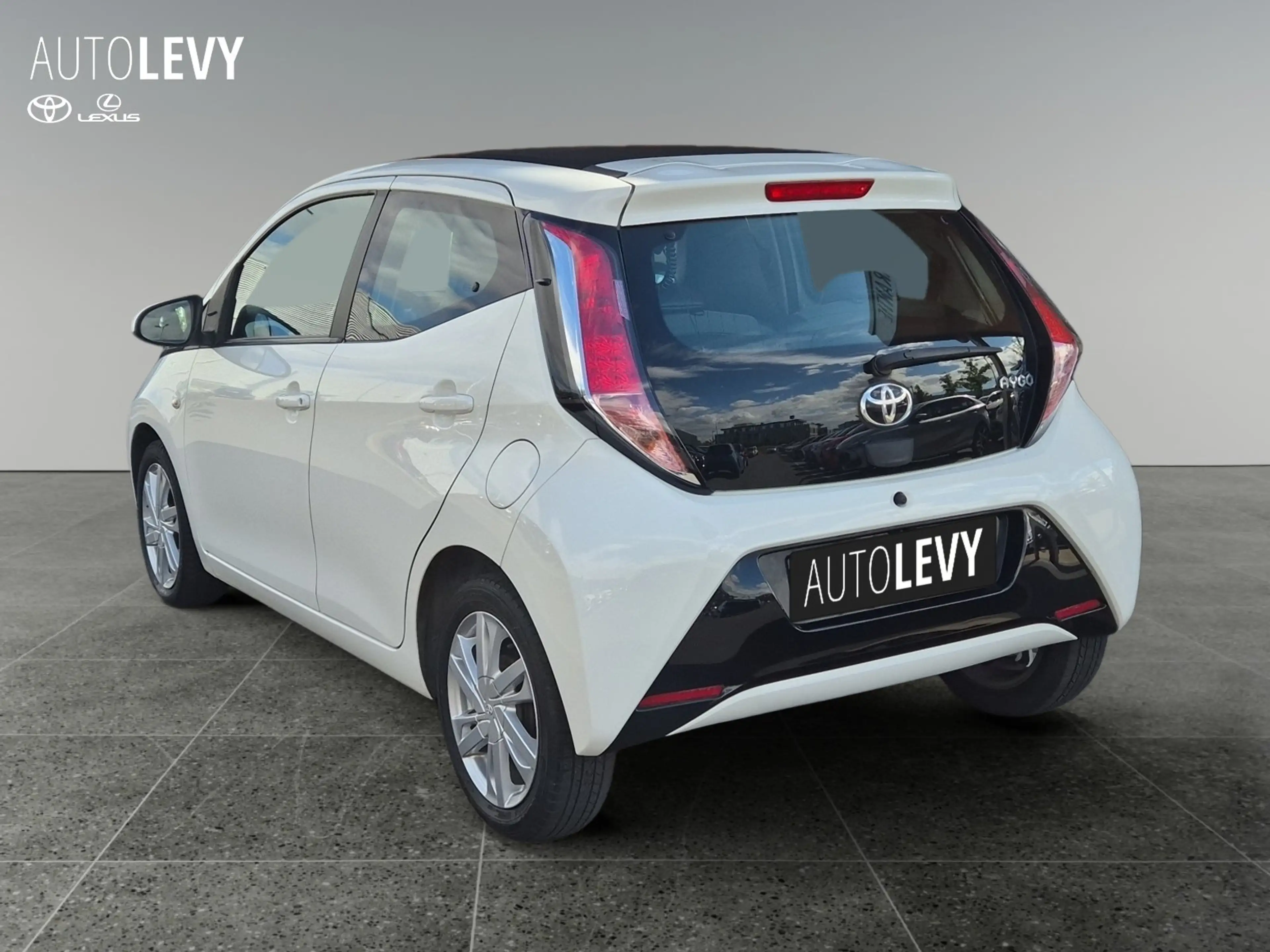 Toyota Aygo 1.0 x-wave KLIMAANLAGE*RFK*LM*FALTDACH* — photo 4