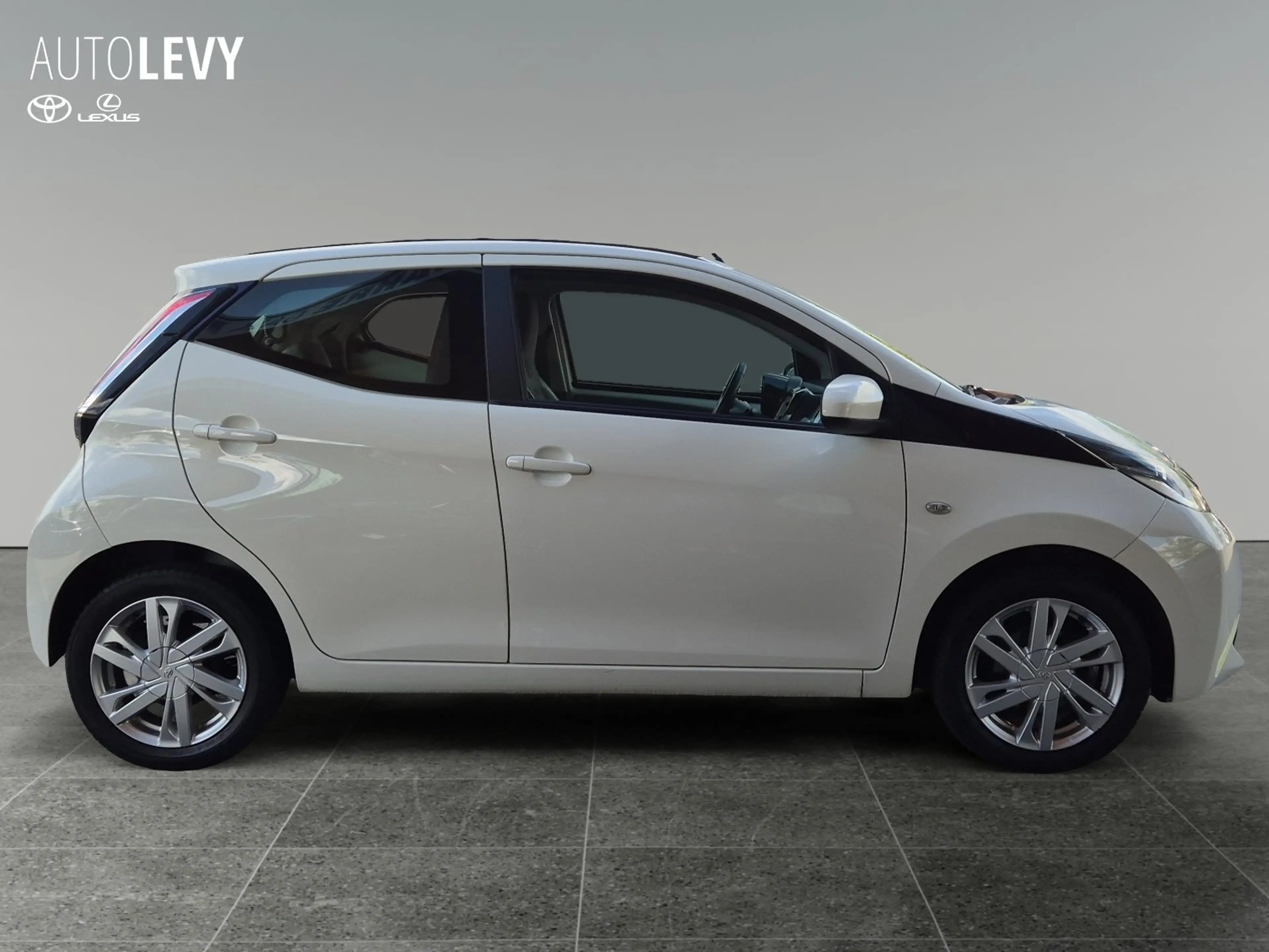 Toyota Aygo 1.0 x-wave KLIMAANLAGE*RFK*LM*FALTDACH* — photo 7