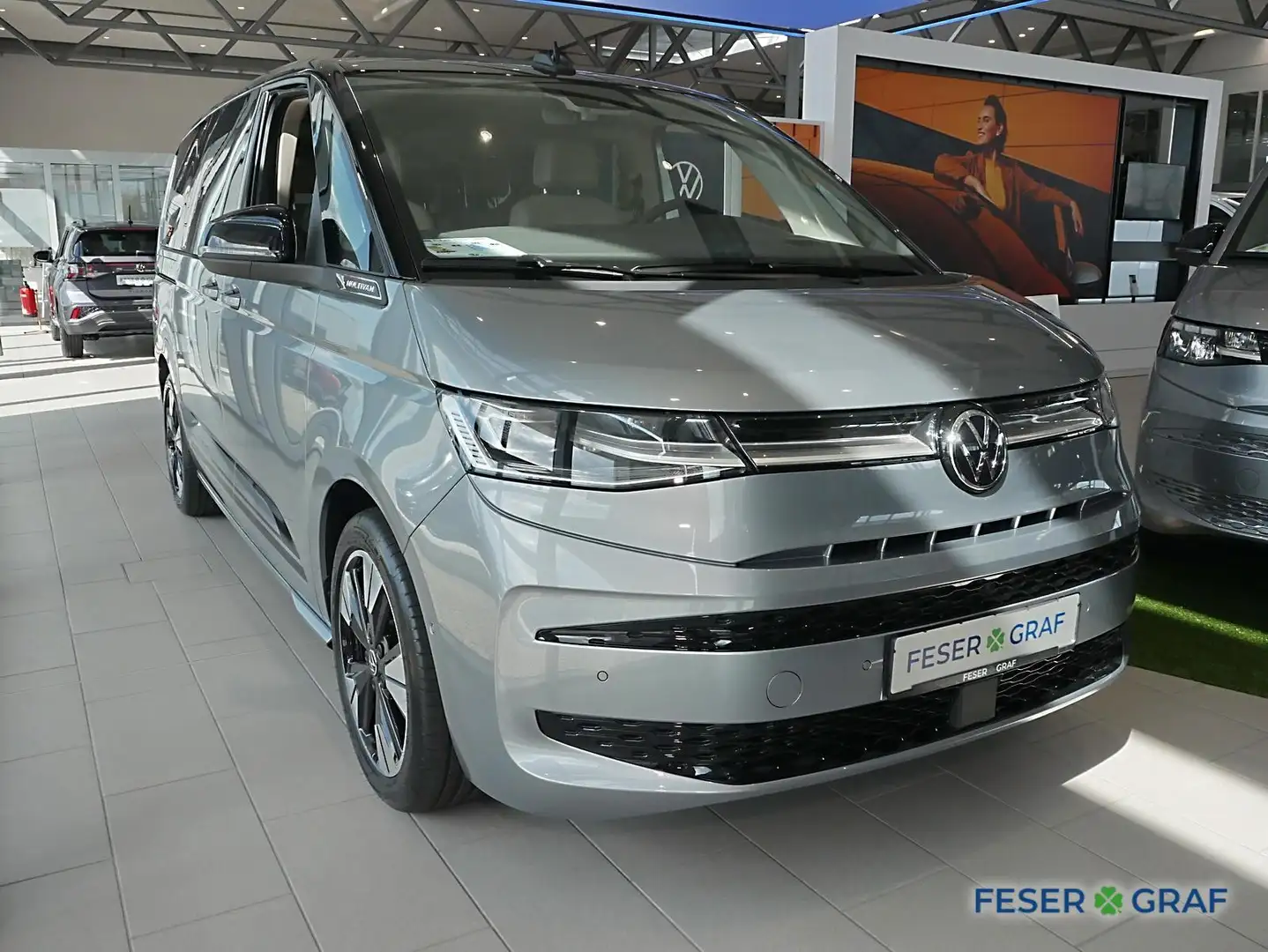 Volkswagen T7 Multivan Edition LÜ 2.0TDI AHK ACC ParkAssist Schwarz - 2