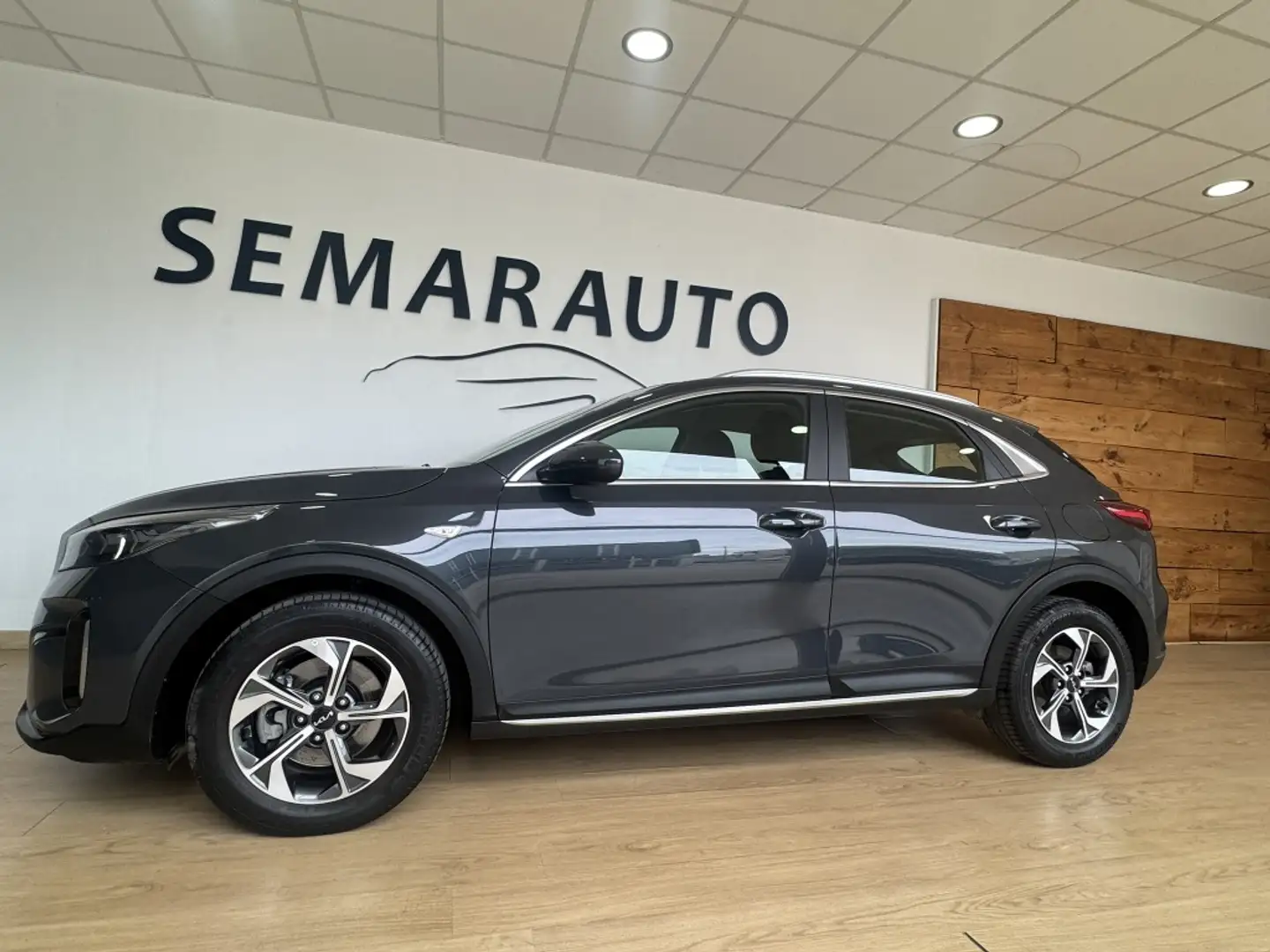Kia XCeed 1.0 T-GDi Drive Gris - 1