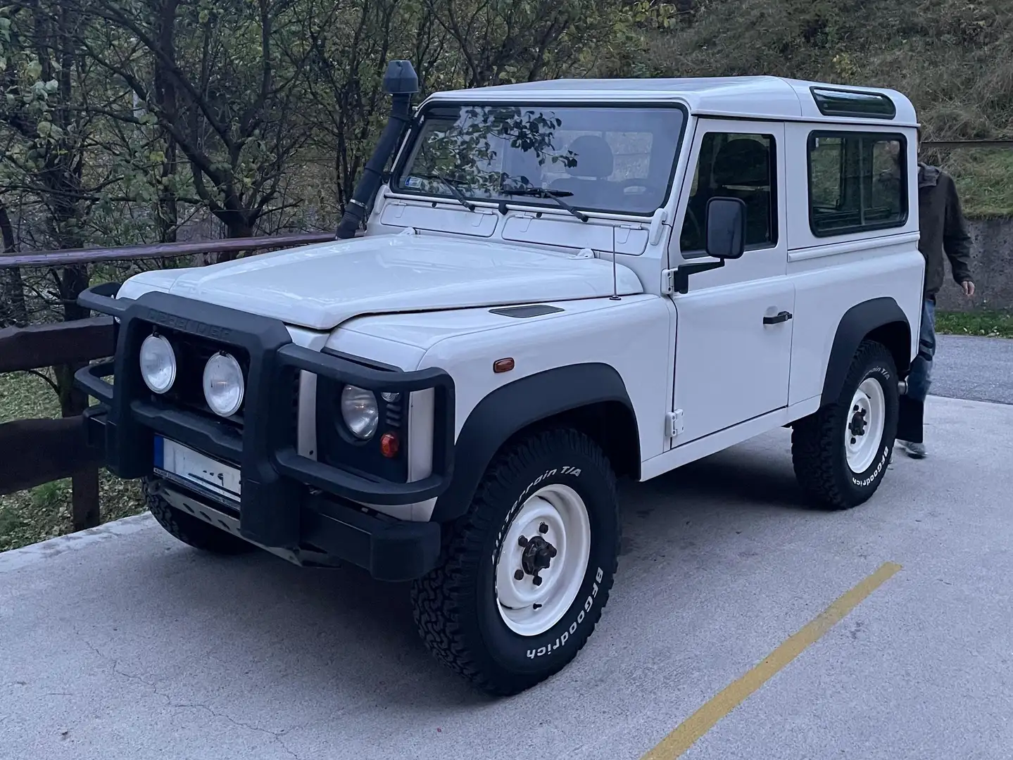 Land Rover Defender Defender 90" Station Wagon 2,5 Td5 Weiß - 1