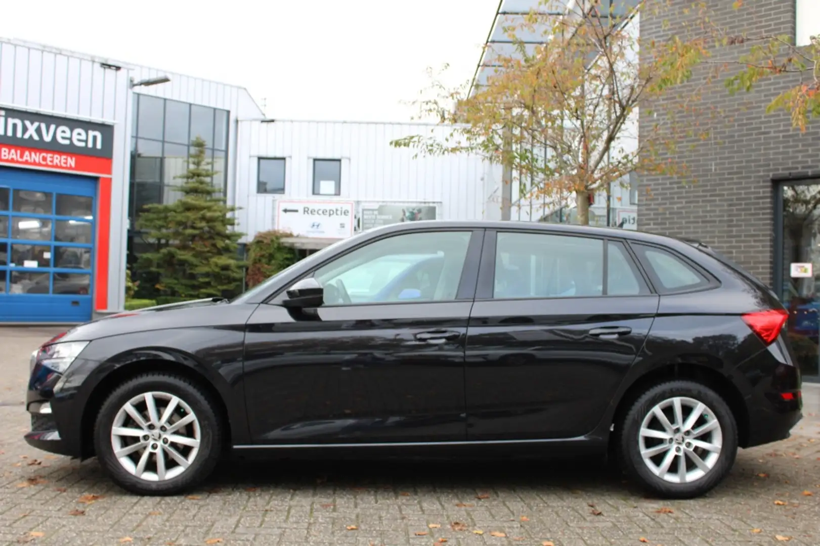 Skoda Scala 1.0 TSI Ambition Airco/CarPlay/Pdc/4S "RIJKLAARPRI Zwart - 2