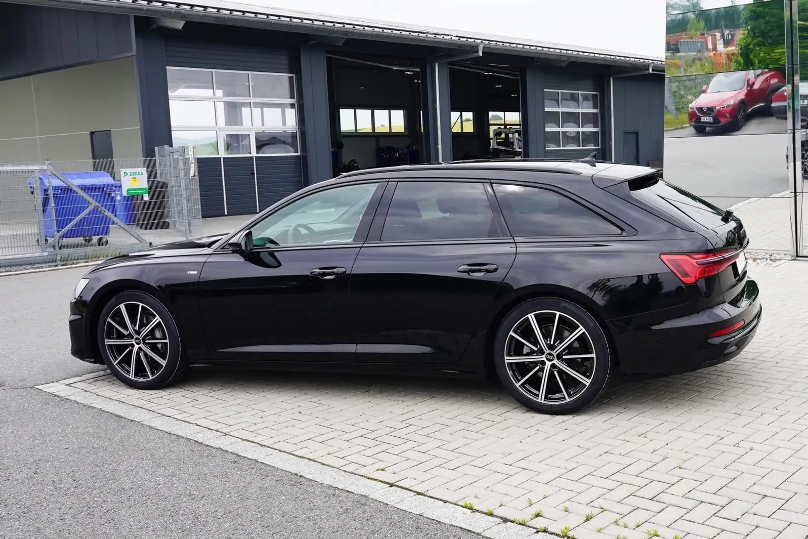 Audi A6 Avant 45 TDI quattro S-Line Panorama HuD crna - 2