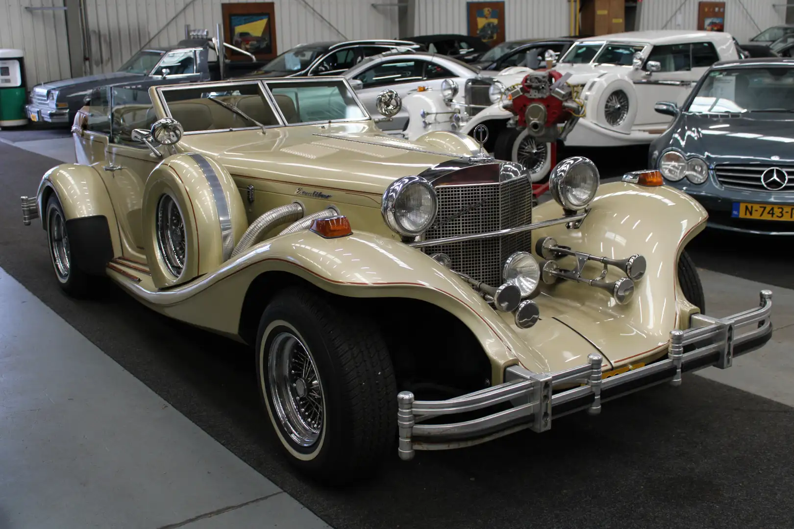 Oldtimer Excalibur PHEATON K6 5.0 V8 Cabriolet Automaat Excalibur Ser Beige - 2