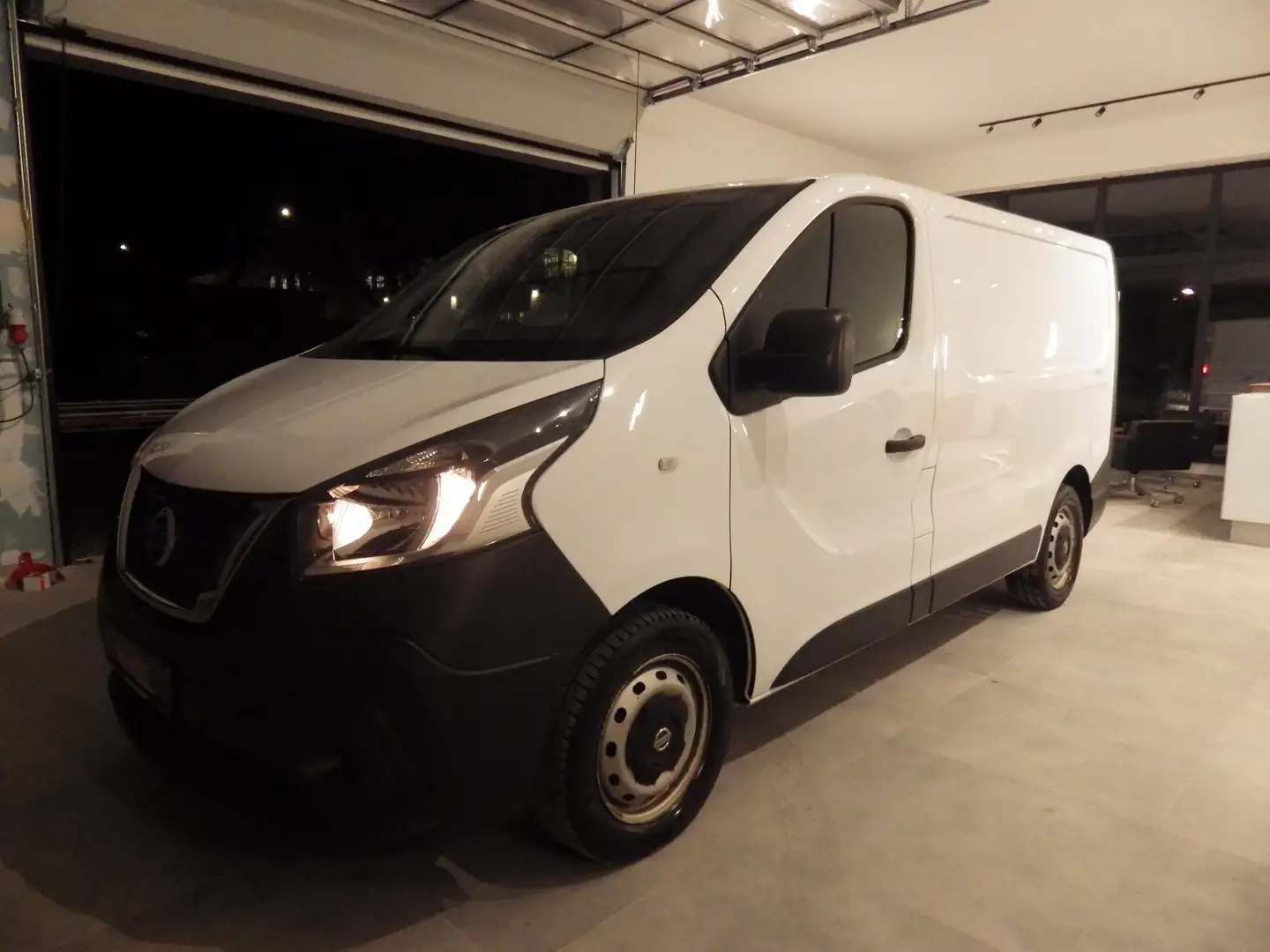 Nissan NV300 L1H1 2,7t PRO Weiß - 1