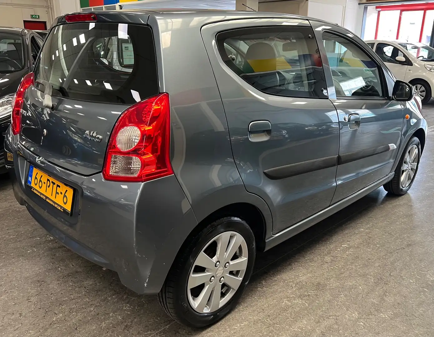 Suzuki Alto 1.0 Exclusive - 2e Eigenaar -NAP - Nette auto Grijs - 2