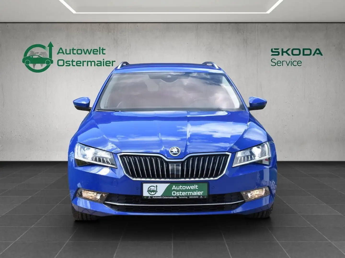 Skoda Superb 2.0TDI L&K*ACC*AHK*Kamera*Leder*Navi* Modrá - 2