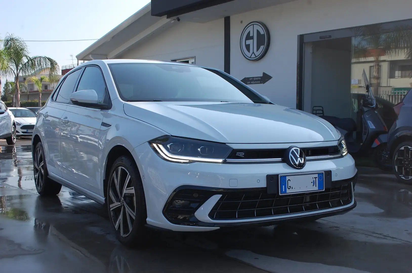 Volkswagen Polo 1.0 tsi R-Line 95CV Uff Italy Led USB Clima Radar Bianco - 1