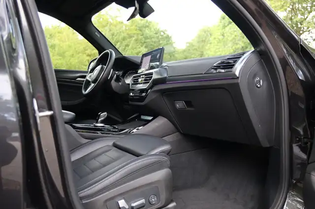 BMW X3 view 16
