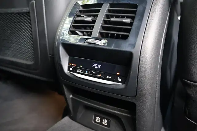 BMW X3 view 21