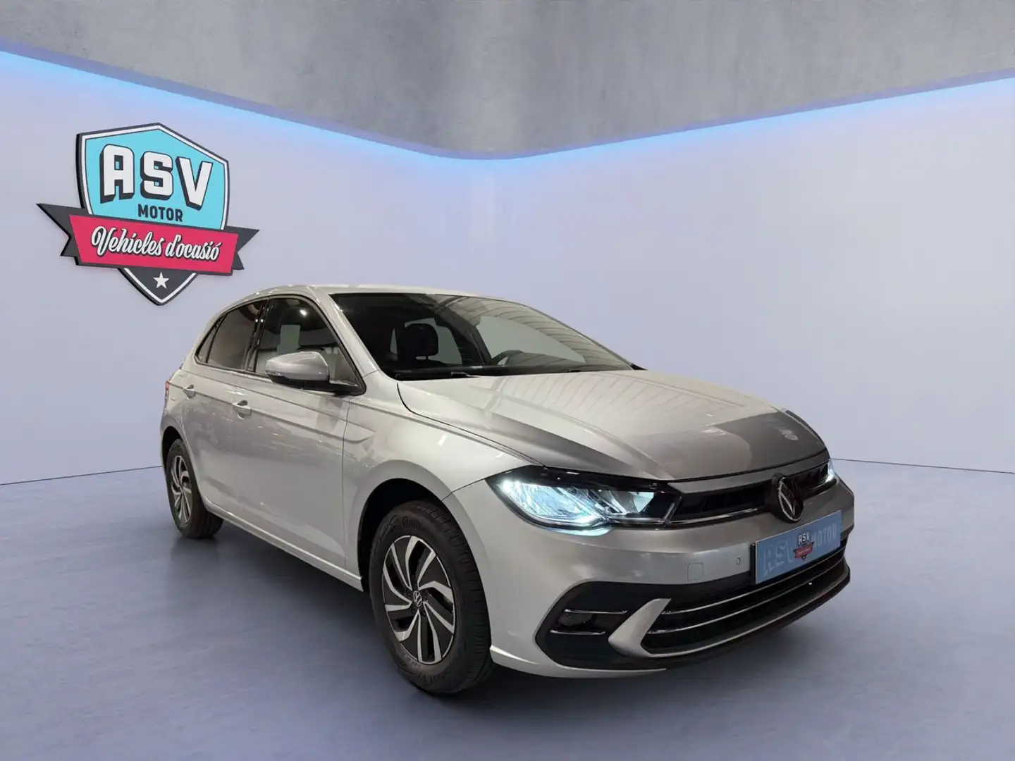 Volkswagen Polo 1.0 TSI Life DSG 70kW Plateado - 1