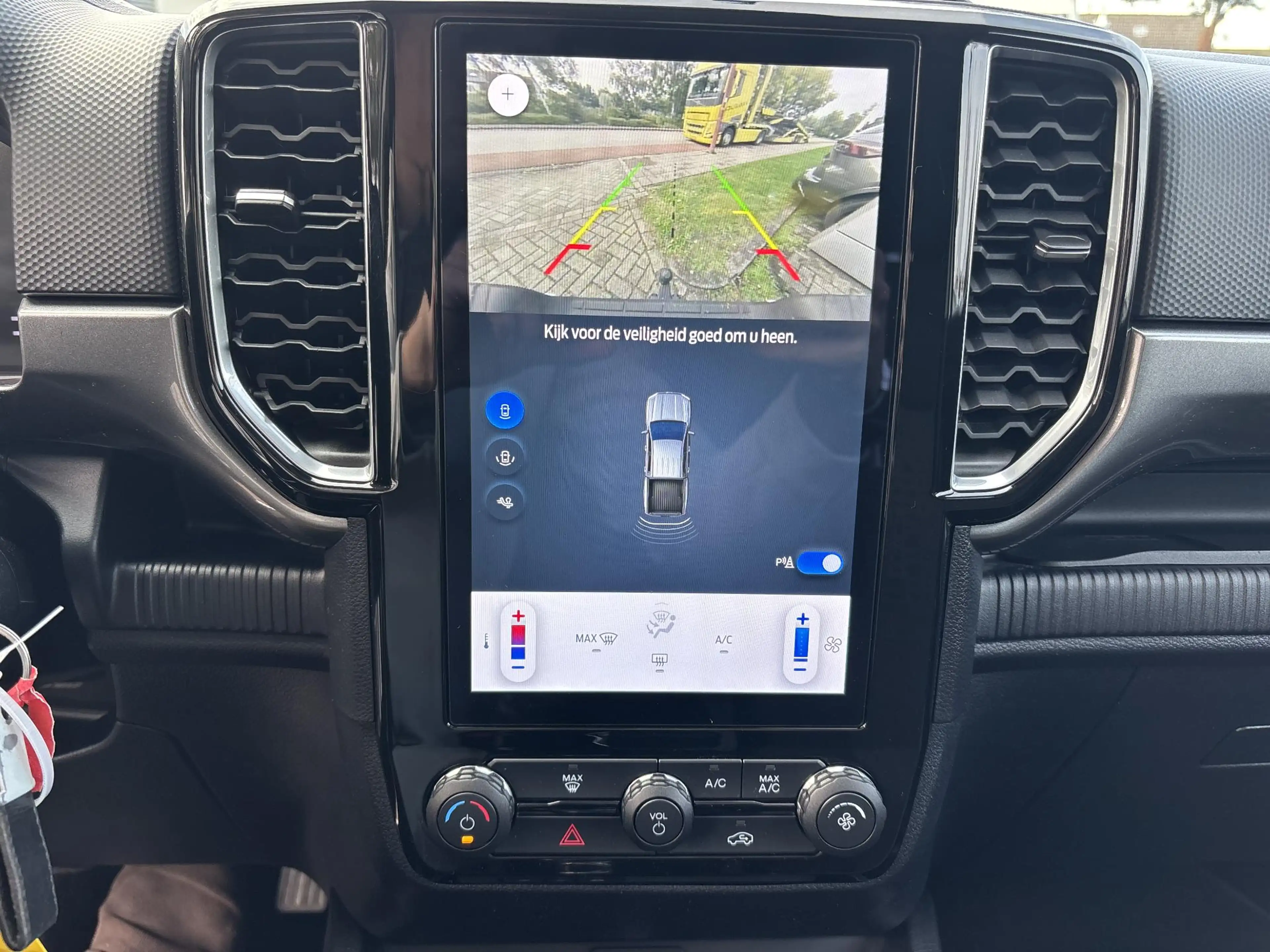 Ford Ranger 2.0 Double Cab EcoBlue XLT — photo 12