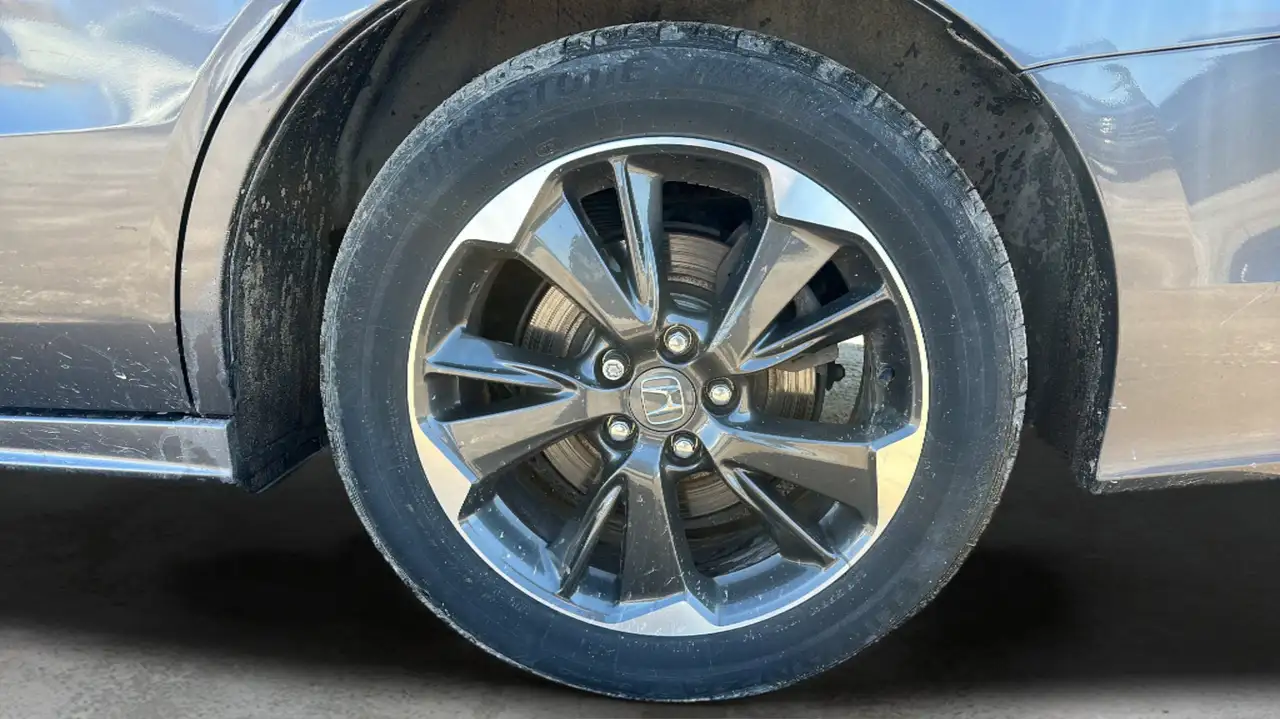 Honda Odyssey снимка Honda Odyssey