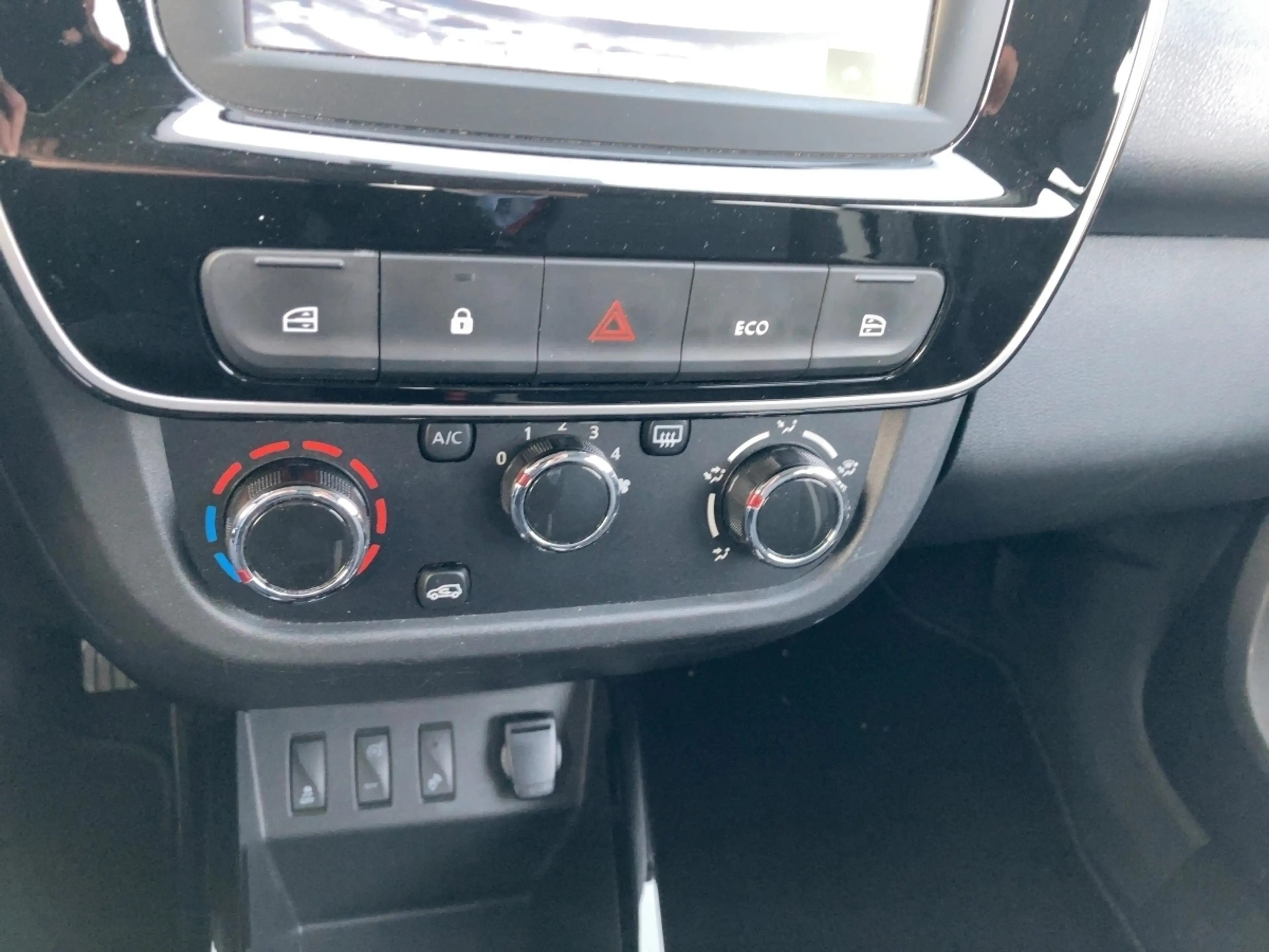 Dacia Spring Essential 45 — photo 13