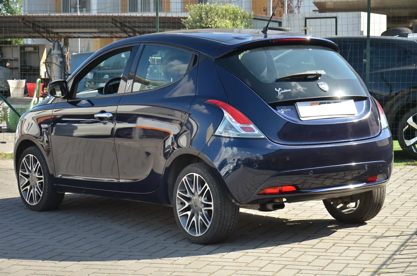 Lancia Ypsilon 1.3 mjt Gold s Blauw - 2