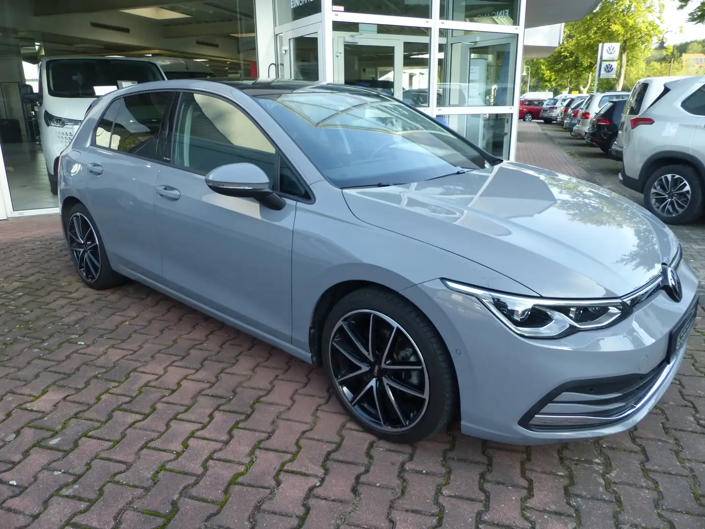 Volkswagen Golf Active Grau - 2