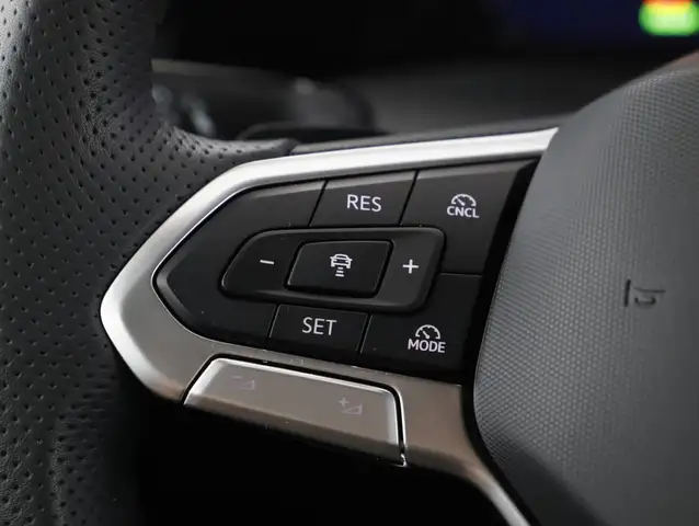 Volkswagen Golf view 12