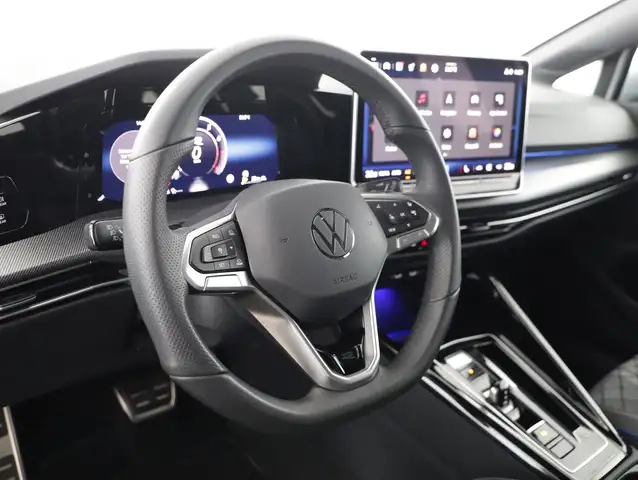 Volkswagen Golf view 11