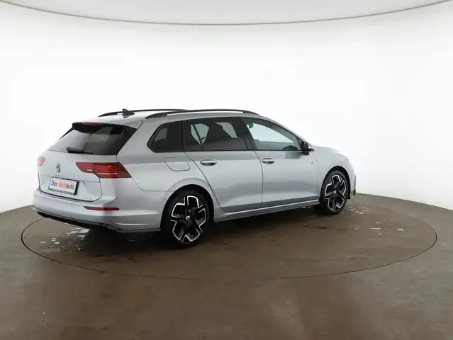 Volkswagen Golf view 4