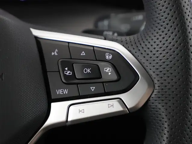 Volkswagen Golf view 13