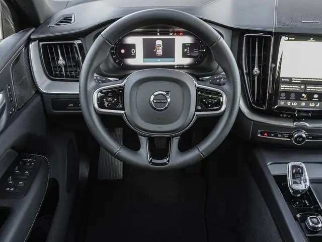 Volvo XC60 view 11