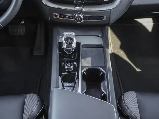 Volvo XC60 view 14