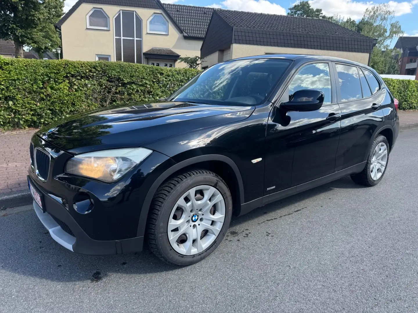 BMW X1 Baureihe X1 18 i sDrive II. Hand Klima EURO5 Noir - 1
