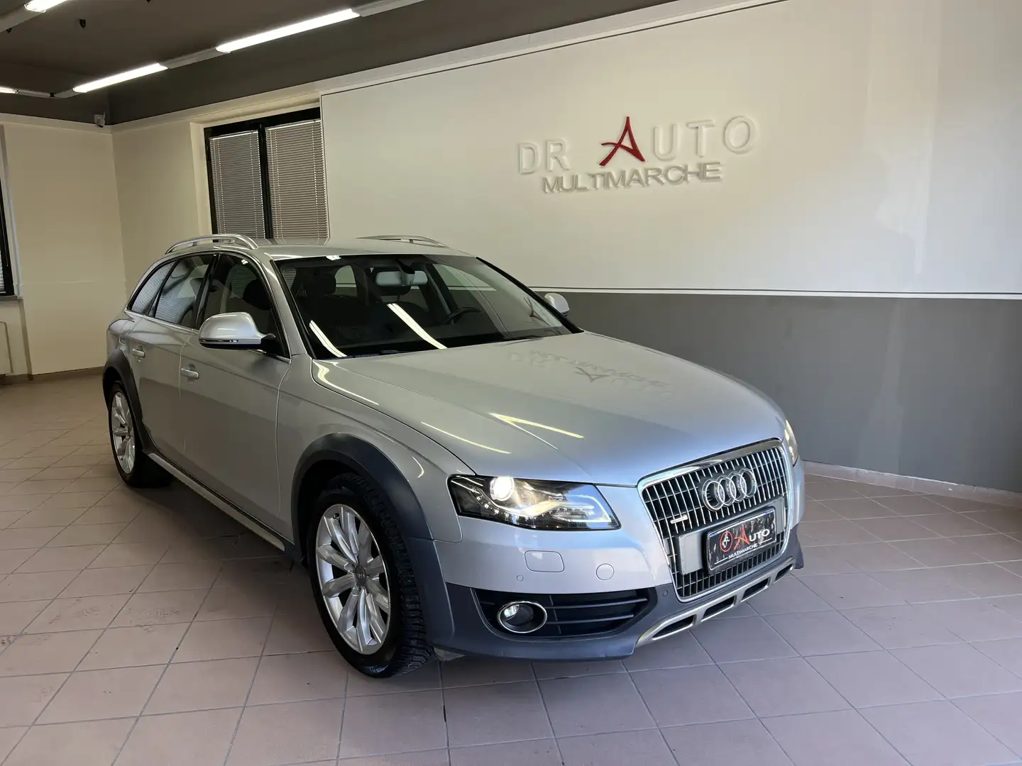 Audi A4 allroad 2.0 tdi Advanced Distruzione appena fatta Argent - 1