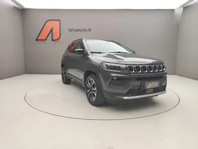 Jeep Compass view 3
