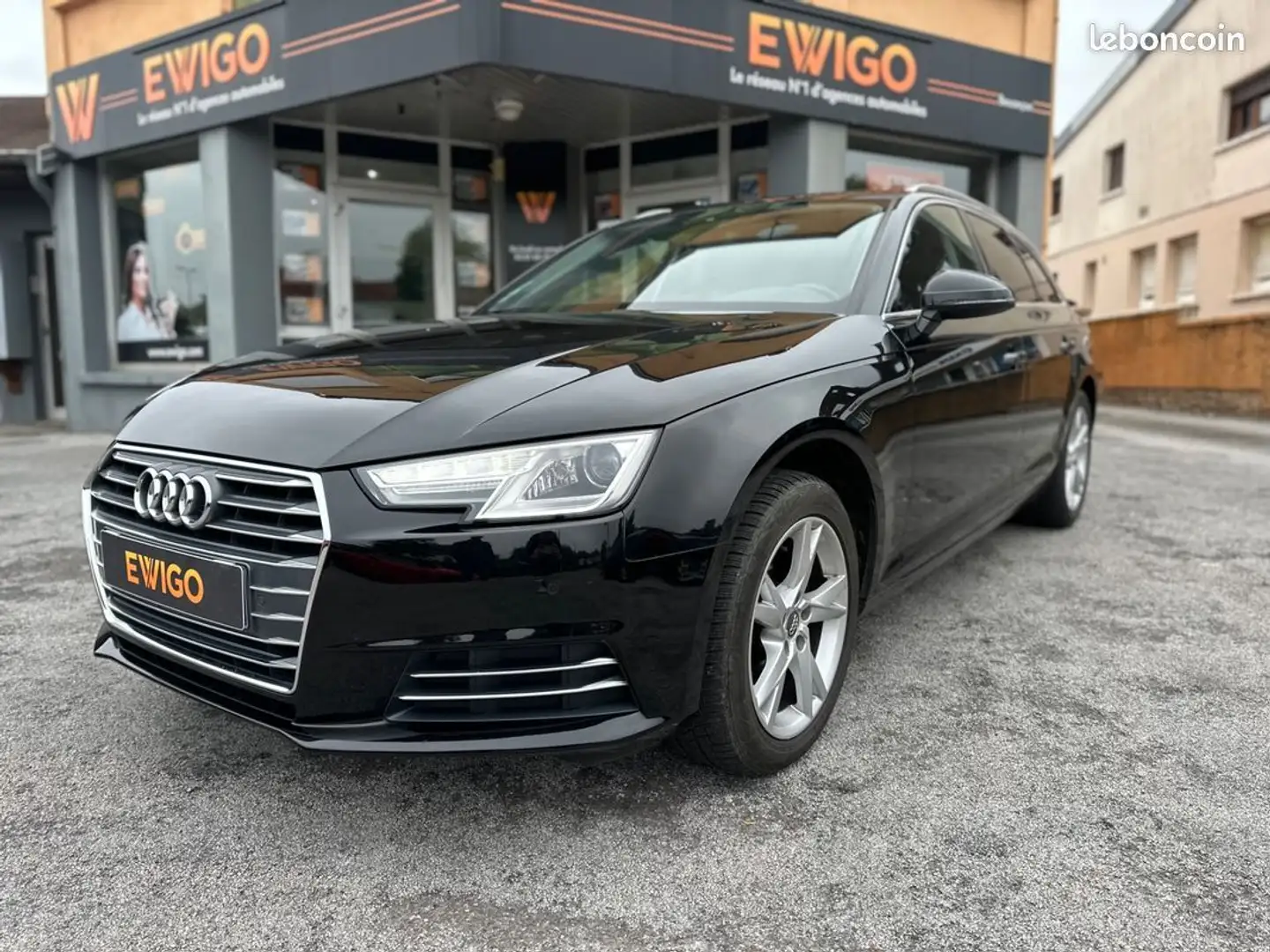 Audi A4 2.0 tdi 150 sport s-tronic bva Zwart - 1