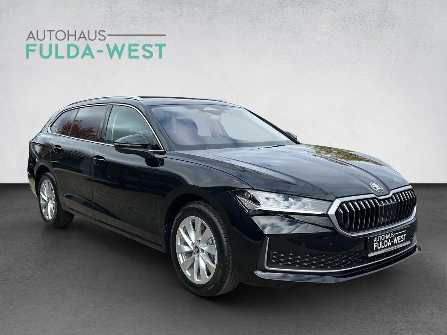 Skoda Superb Combi 4x4 DSG 193PS LED AHK 5J.Garantie Чёрный - 2