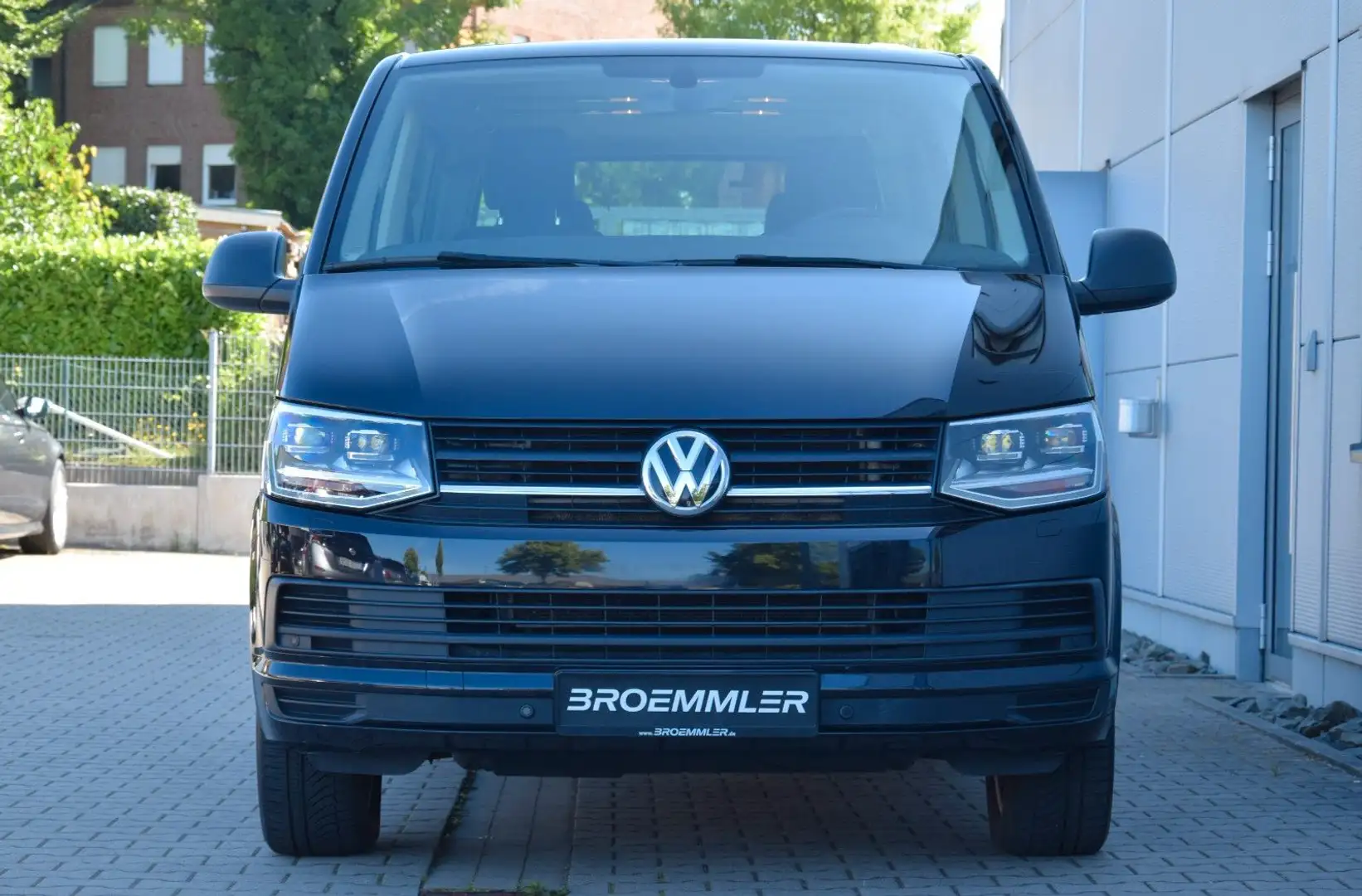 Volkswagen T6 Multivan 7-Sitzer AT AHK Ganzjahresreifen Negro - 2