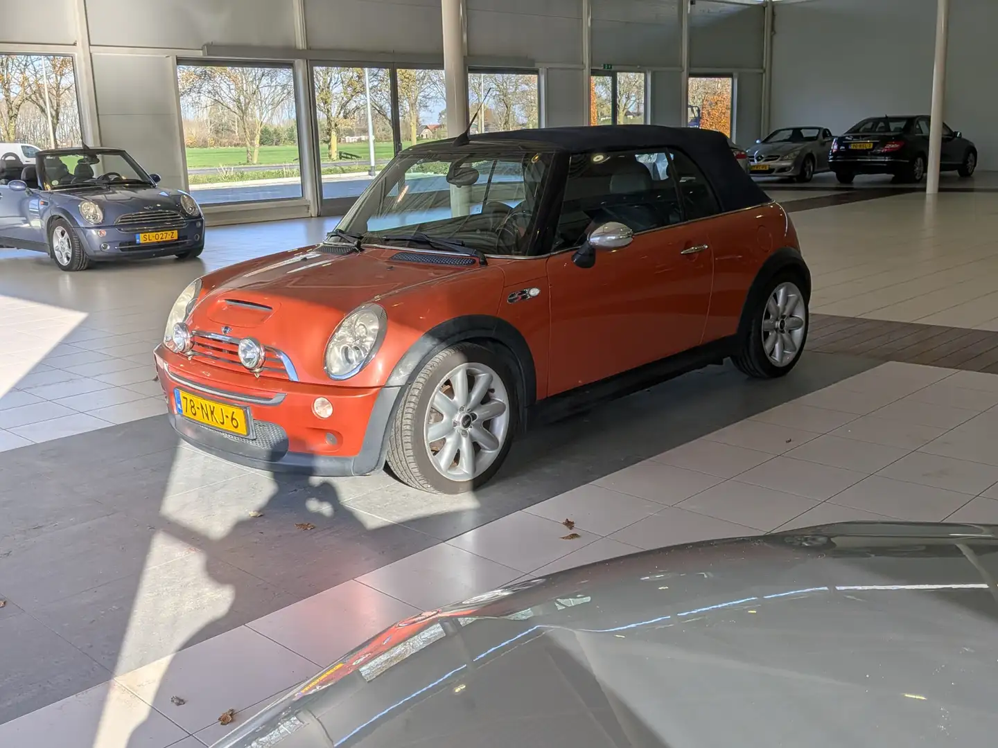 MINI Cooper S Cabrio Mini 1.6 Airco, Stuurbekrachtiging Orange - 2
