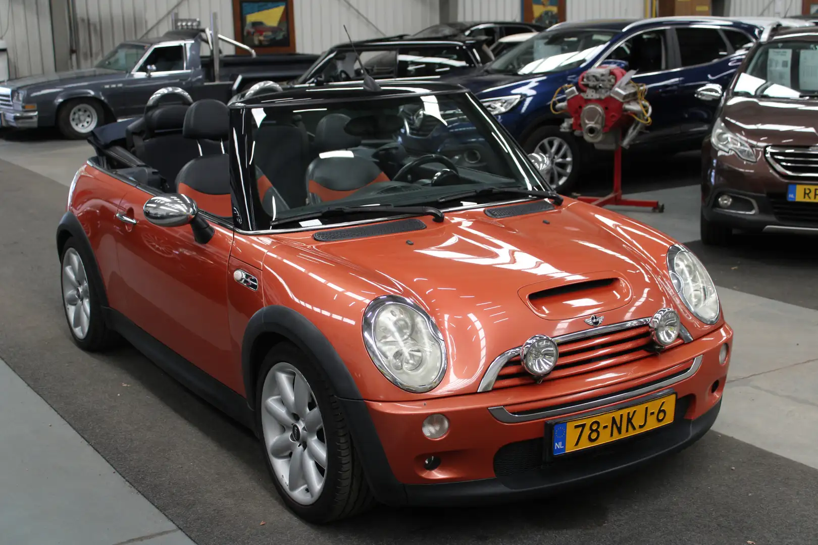 MINI Cooper S Cabrio Mini 1.6 Airco, Stuurbekrachtiging Oranje - 2