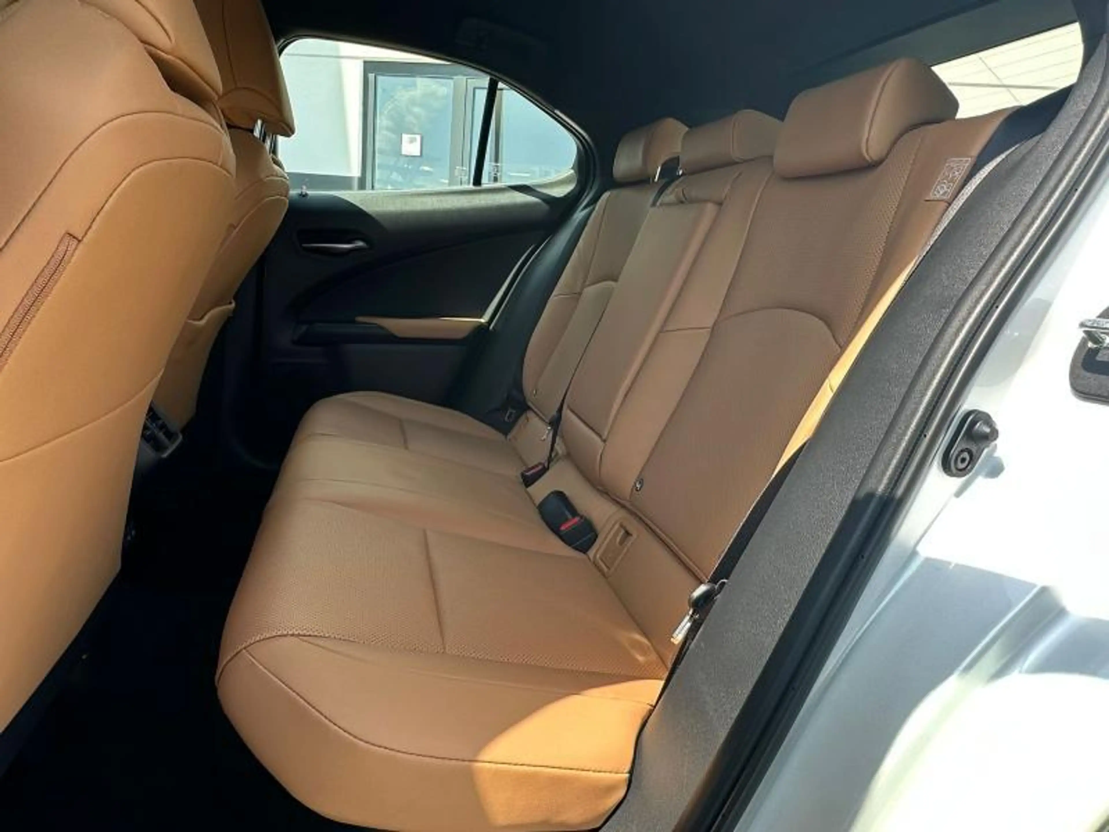 Lexus UX 250h Business Line — photo 11