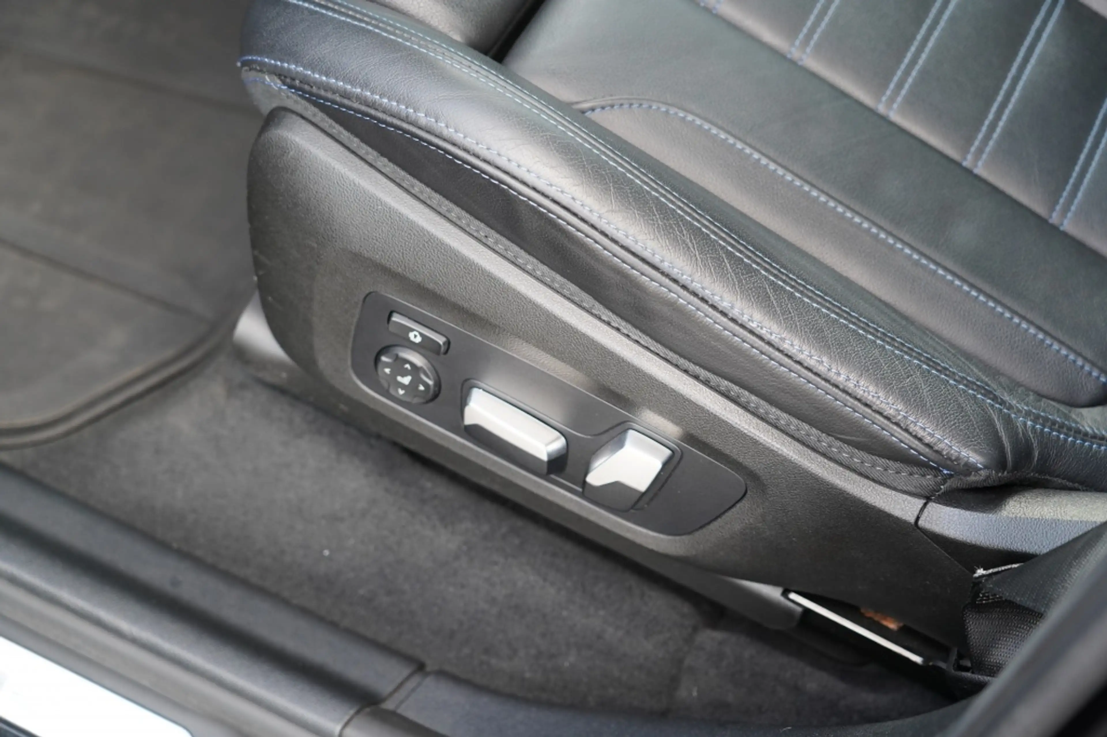 BMW X3 M40i xD High Exec. — photo 32